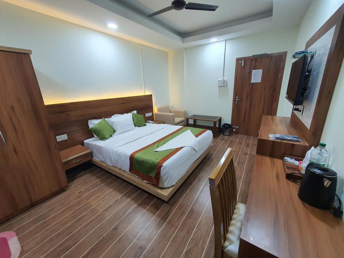 Hotel Deo Volente Sivasagar Екстер'єр фото