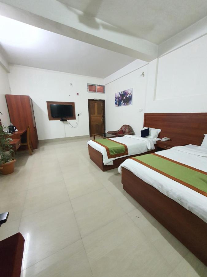 Hotel Deo Volente Sivasagar Екстер'єр фото