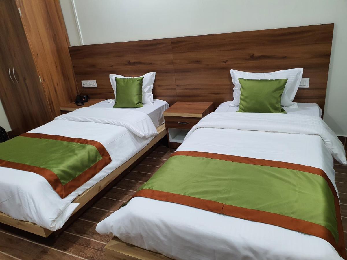Hotel Deo Volente Sivasagar Екстер'єр фото