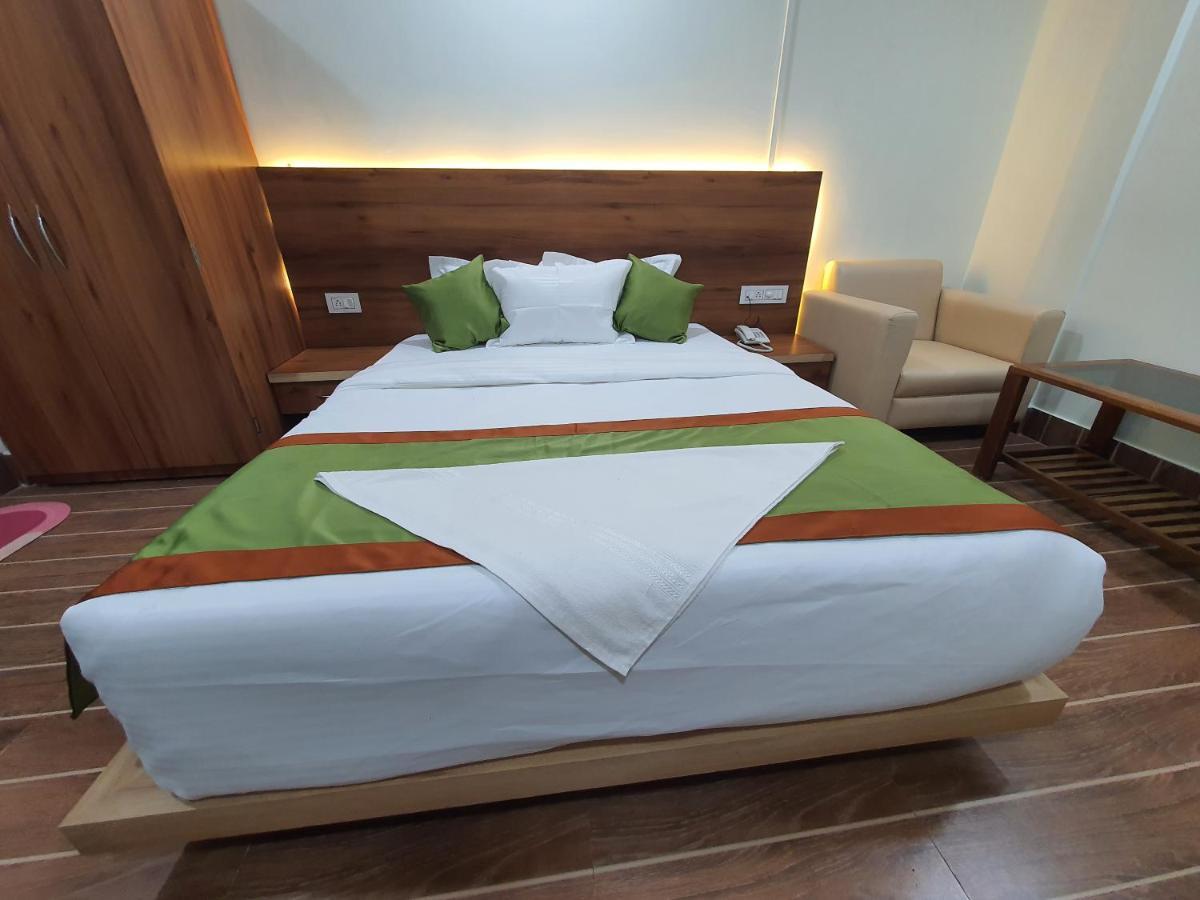 Hotel Deo Volente Sivasagar Екстер'єр фото
