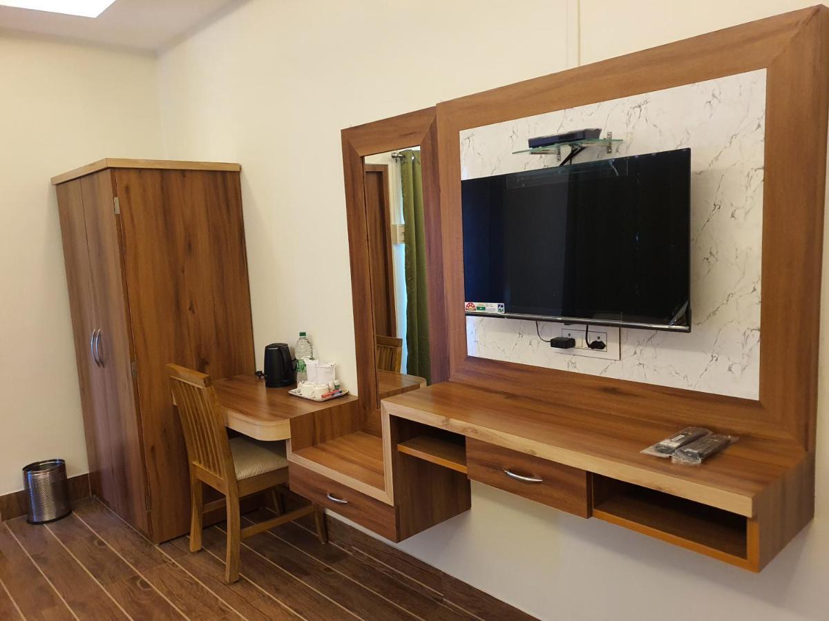 Hotel Deo Volente Sivasagar Екстер'єр фото